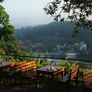 https://hotel-see-kandy.kandyhotelsnow.com